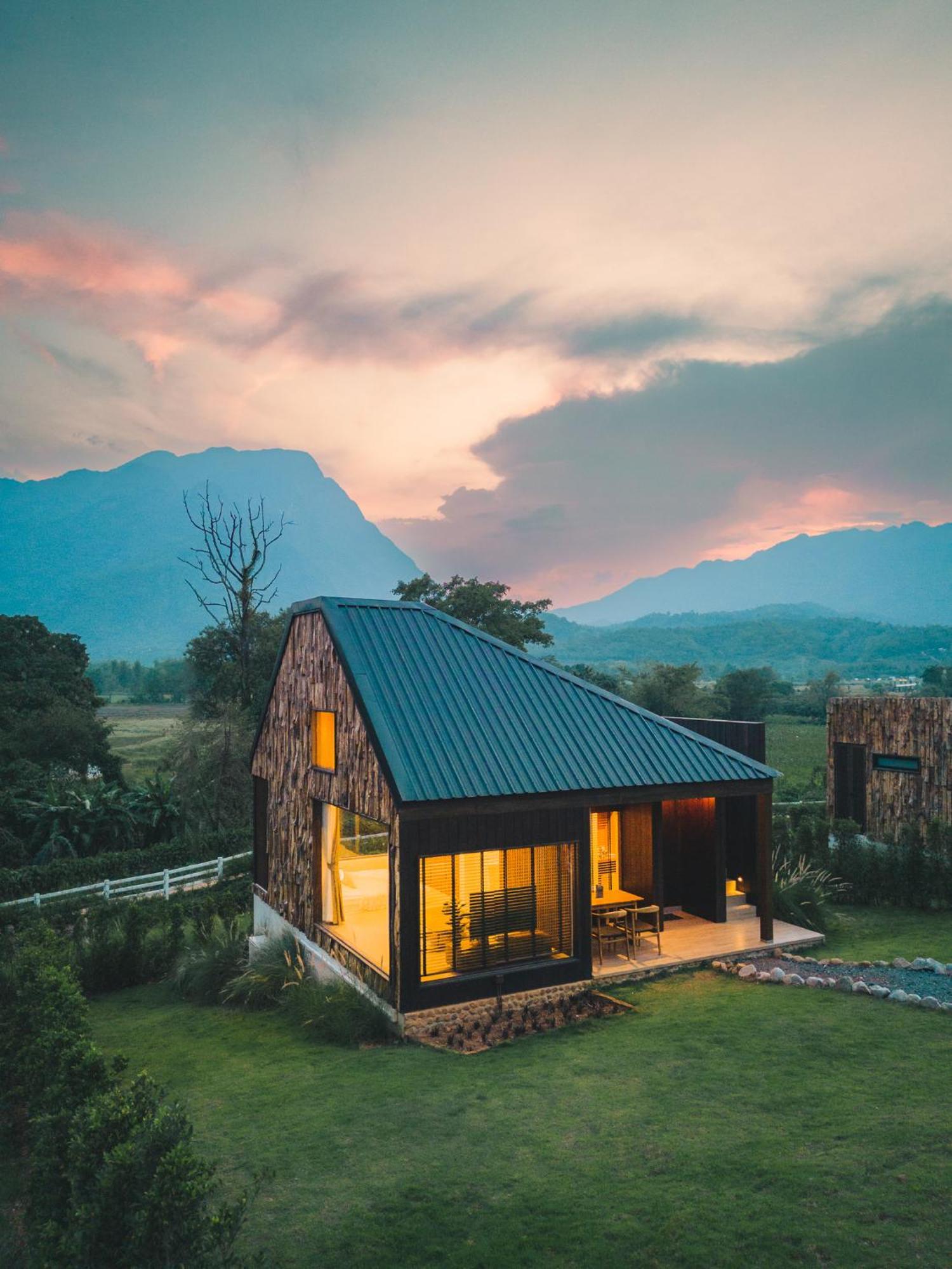 The Campian Hotel Chiang Mai Exterior photo